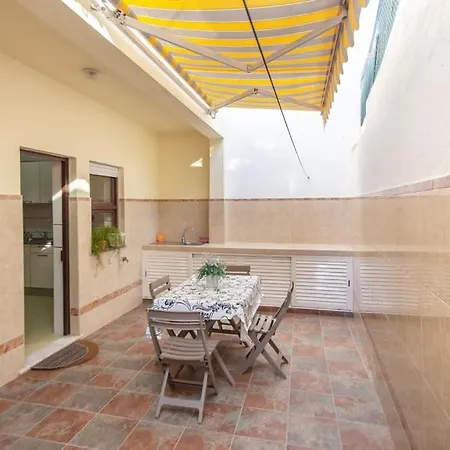 Daire Yellow House